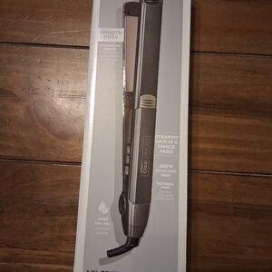 Infiniti Pro by Conair Black Ceramic Flat Iron - Black